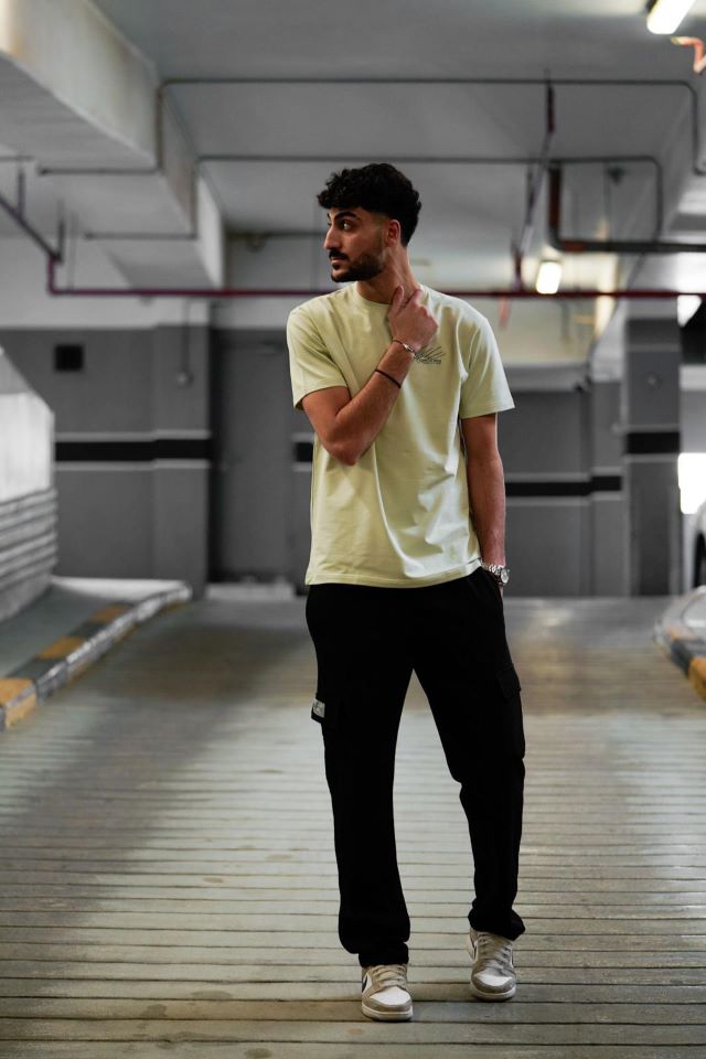 SHADES OF TREADS SUNSET AND PALMTREES TSHIRT قميص غروب الشمس وأشجار النخيل