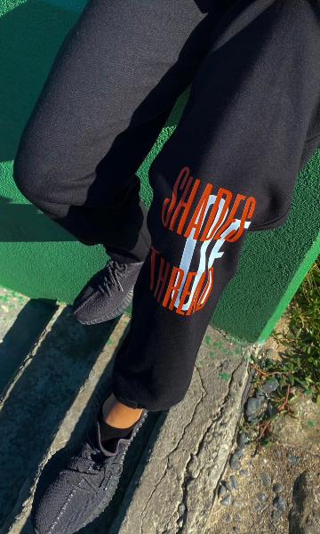 SHADES OF THREAD SWEATPANTS BLACK
