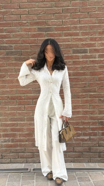 LACE بدلة دانتيل