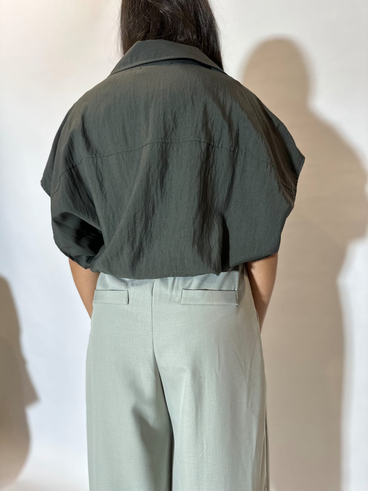 KUTS SLEEVELESS SET GREEN طقم بدون أكمام باللون الأخضر