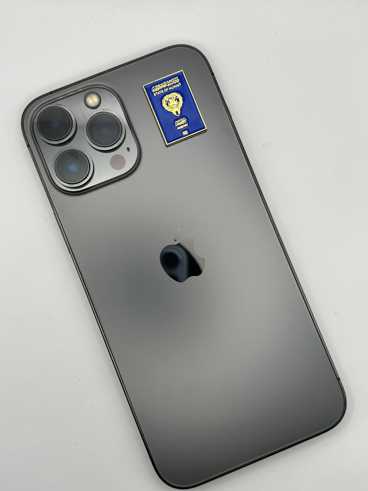 KUWAITI PASSPORT METAL PIN