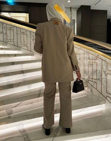 CLOTHEY SUIT BEIGE SET مجموعة بليزر