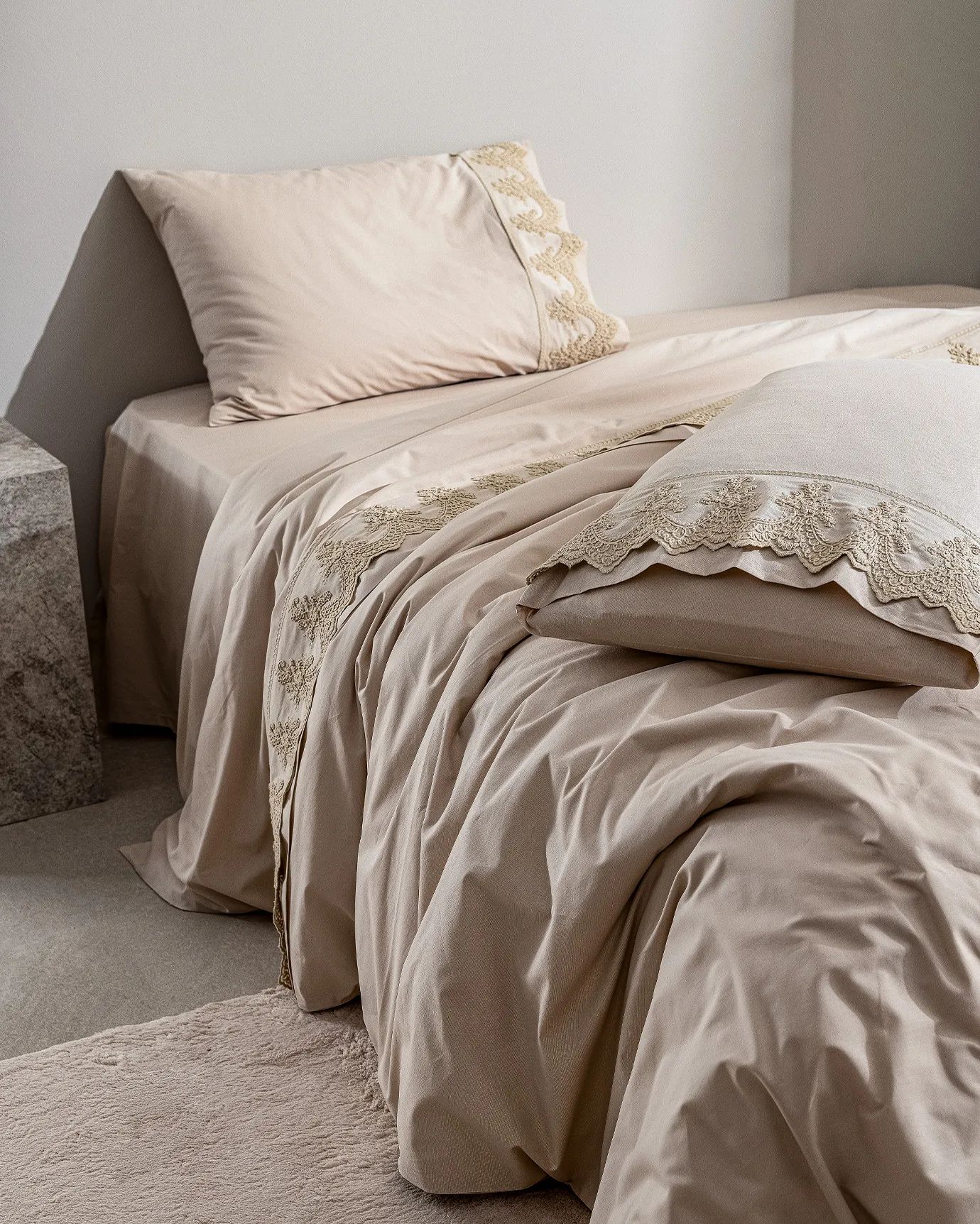 TAILORED COVER BEIGE