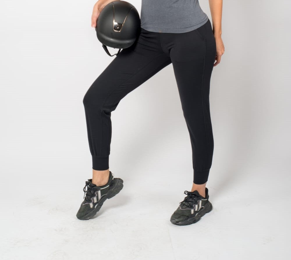 BLACK LEGGINGS
