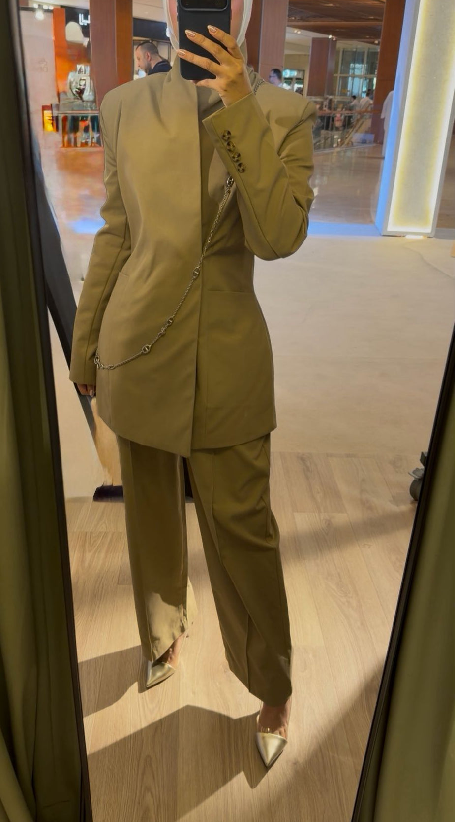 STRAIGHT FORMAL