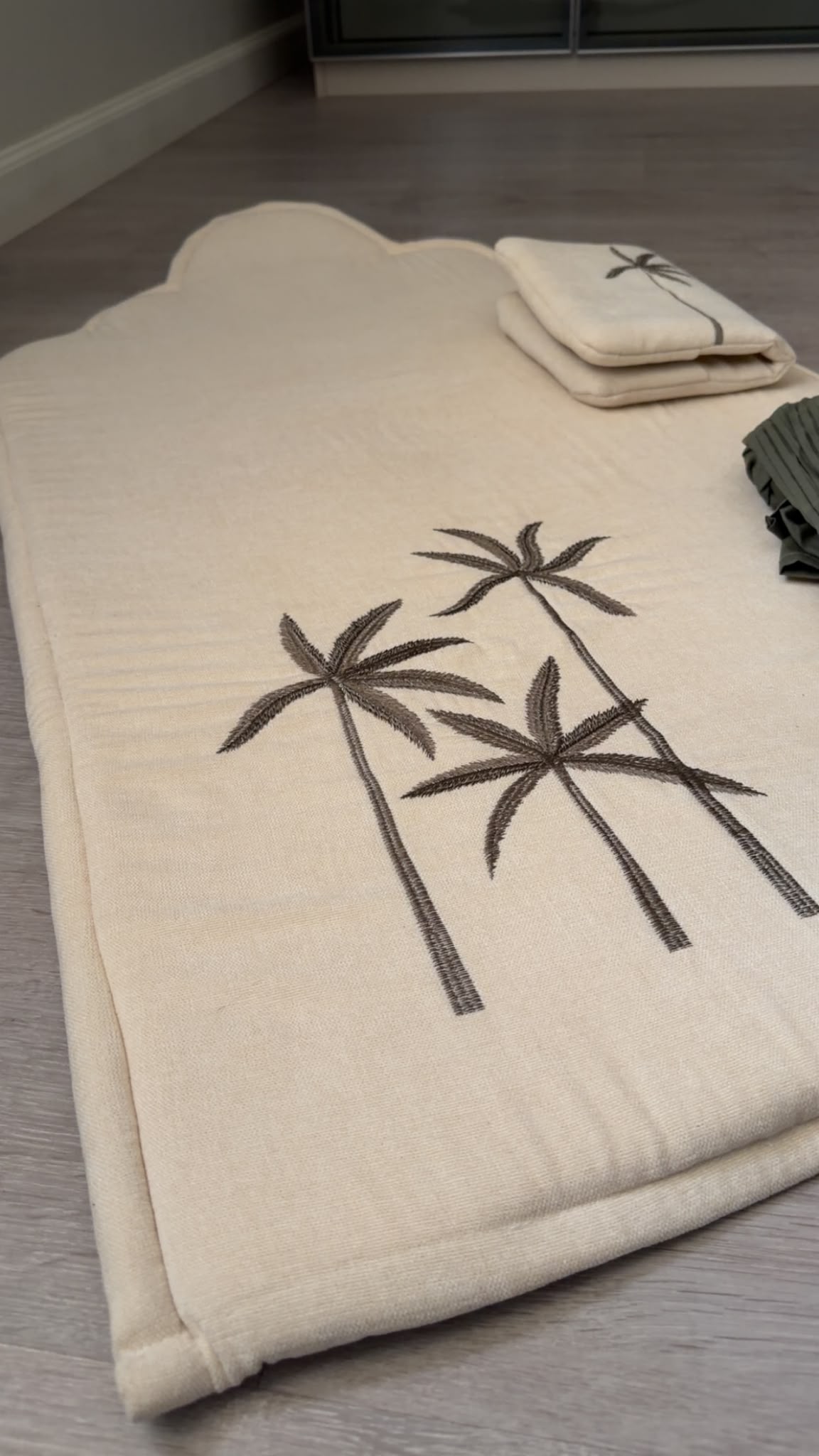 PALM SERENITY CARPET