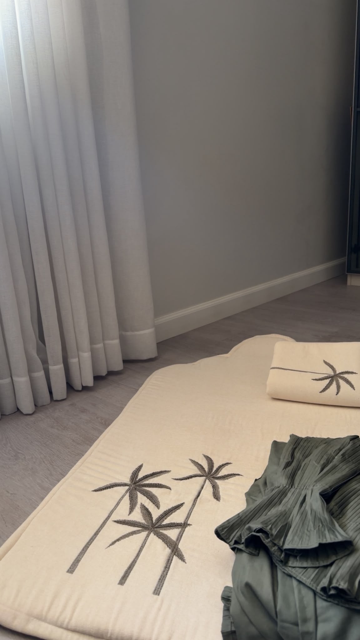 PALM SERENITY CARPET