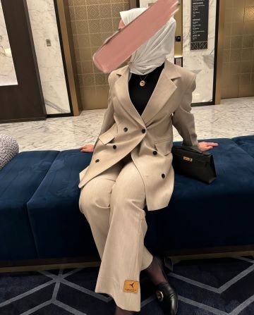 CLOTHEY SUIT BEIGE SET مجموعة بليزر