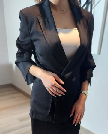 KUTS SHORTSLEEVE BLAZER WITH PANTS سترة بأكمام قصيرة