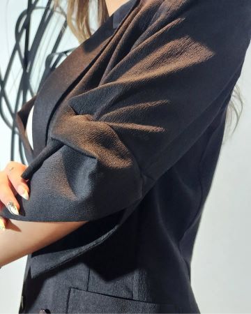 KUTS SHORTSLEEVE BLAZER WITH PANTS سترة بأكمام قصيرة