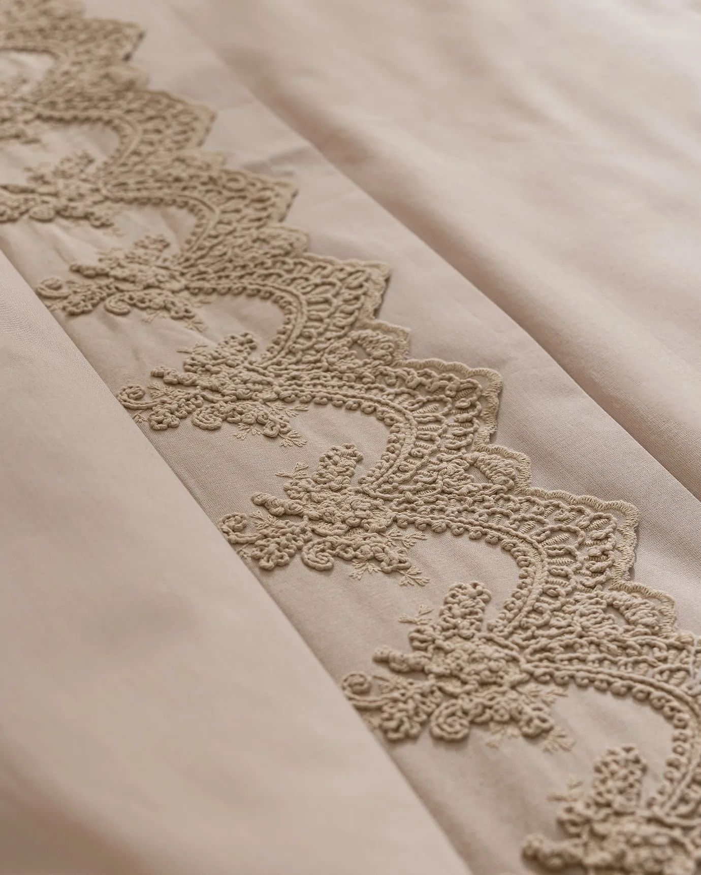 TAILORED COVER BEIGE